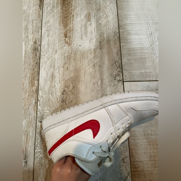 university red low jordan 1s woman 7.5 - Picture 9 of 10